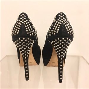 Vince Camuto: Stone back heels